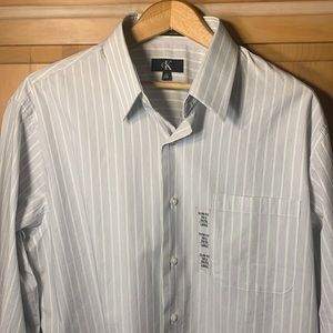 Calvin Klein (L/16.5”)